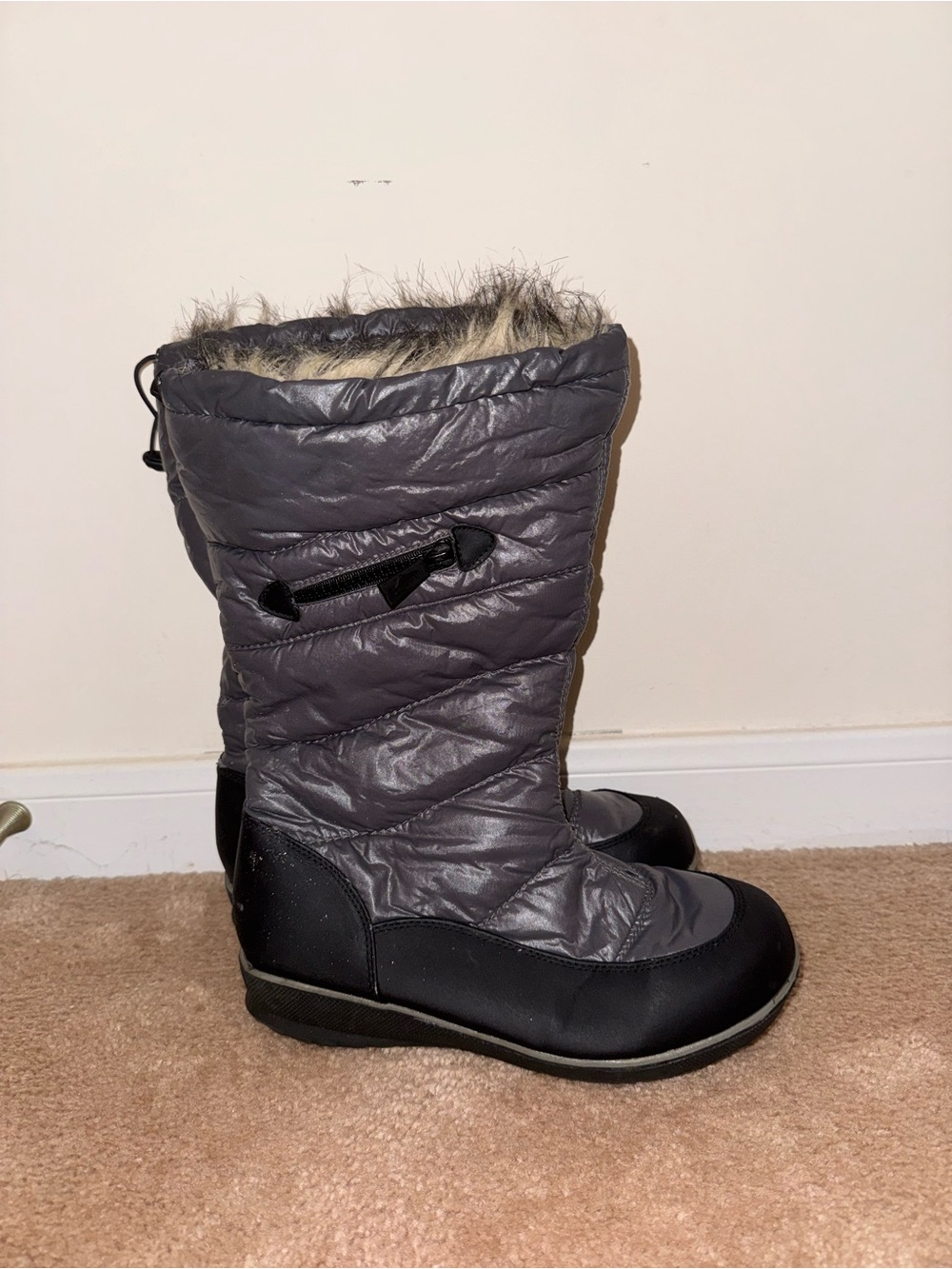 Sporto Gray Quilted Winter Boots with Faux Fur Trim